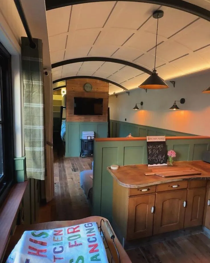 The Holly Hut Hotel Burton  Burton (Dorset)